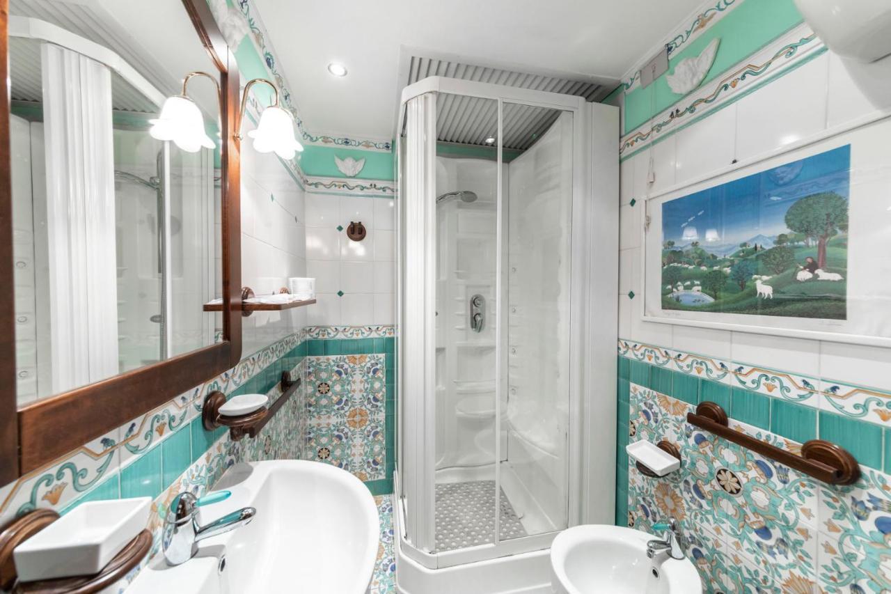 Hotel Barrett Rzym Zewnętrze zdjęcie