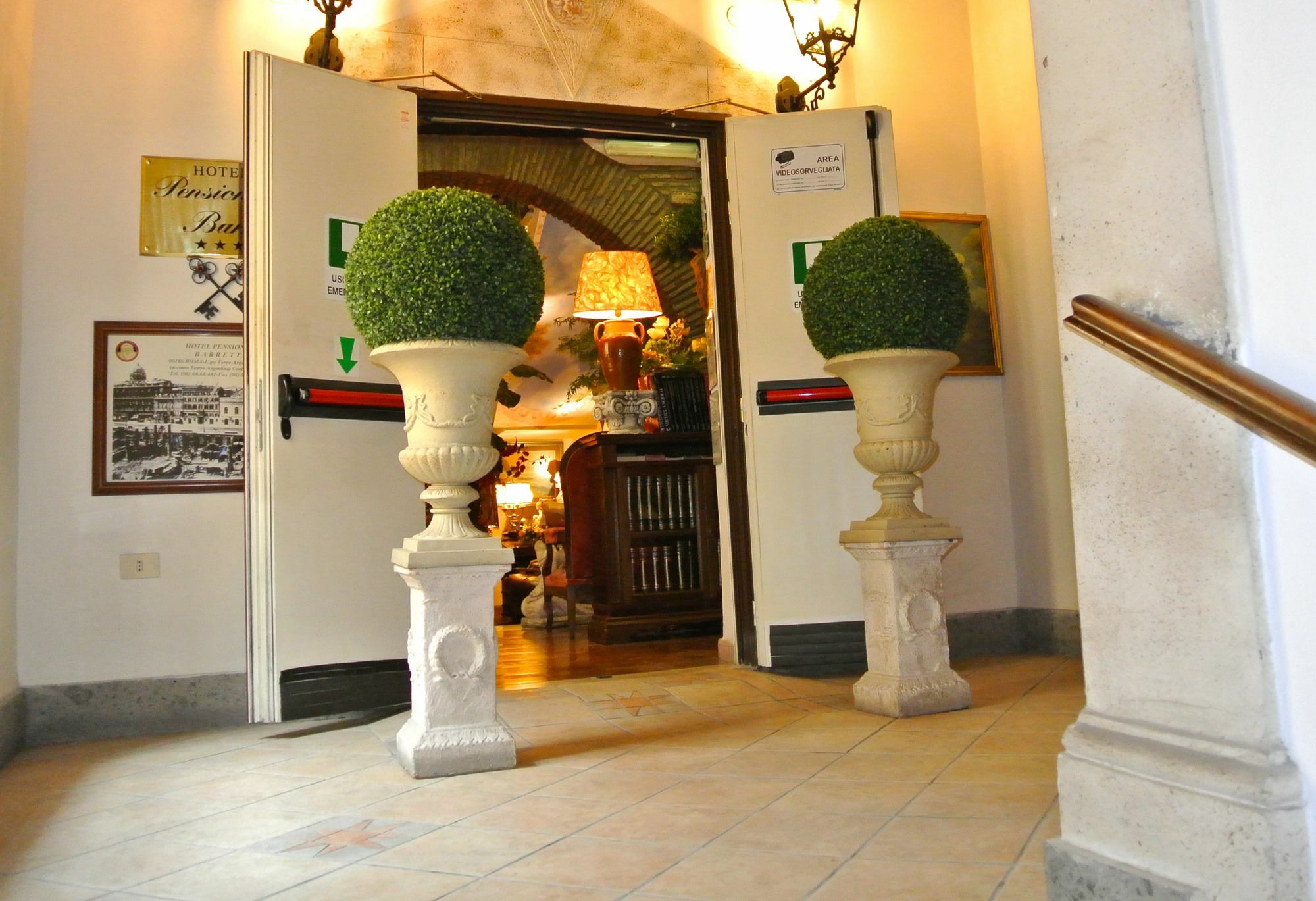Hotel Barrett Rzym Zewnętrze zdjęcie