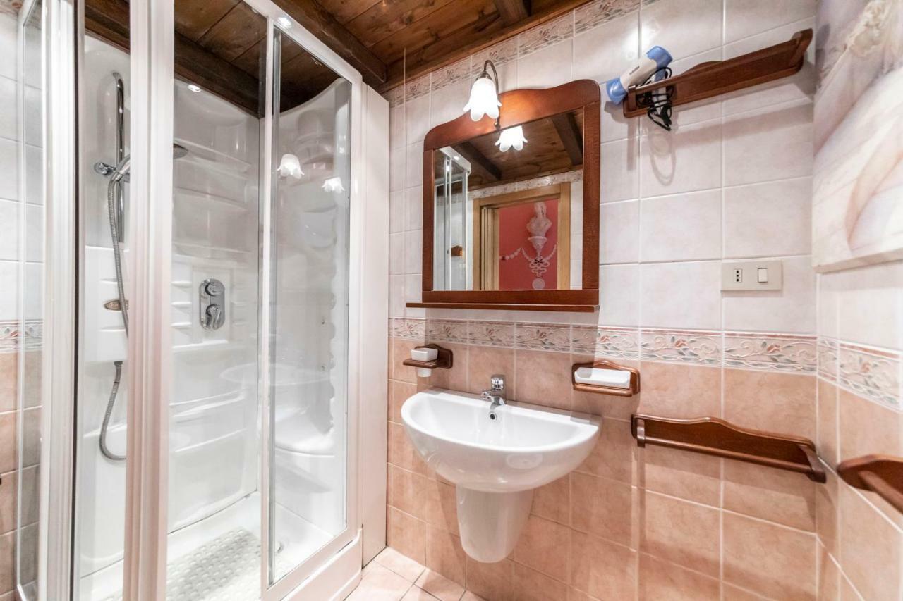 Hotel Barrett Rzym Zewnętrze zdjęcie